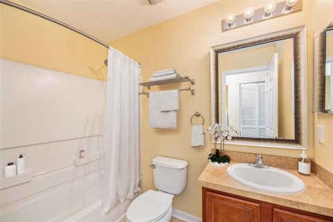Townhouse in PALM RIVER TOWNHOMES in Tampa, Florida 3 bedrooms, 150.5 sq.m. № 1514302 - photo 14