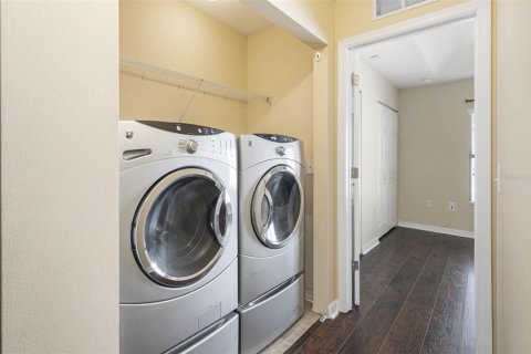 Townhouse in PALM RIVER TOWNHOMES in Tampa, Florida 3 bedrooms, 150.5 sq.m. № 1514302 - photo 16