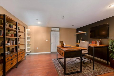 Townhouse in PALM RIVER TOWNHOMES in Tampa, Florida 3 bedrooms, 150.5 sq.m. № 1514302 - photo 17