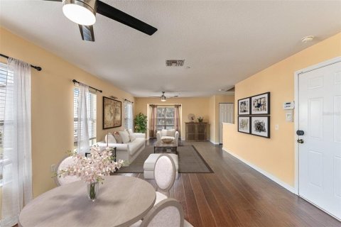 Townhouse in PALM RIVER TOWNHOMES in Tampa, Florida 3 bedrooms, 150.5 sq.m. № 1514302 - photo 6