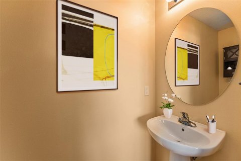 Townhouse in PALM RIVER TOWNHOMES in Tampa, Florida 3 bedrooms, 150.5 sq.m. № 1514302 - photo 10