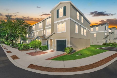 Townhouse in PALM RIVER TOWNHOMES in Tampa, Florida 3 bedrooms, 150.5 sq.m. № 1514302 - photo 23