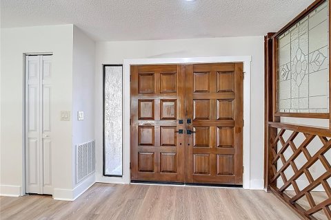 House in Palm Harbor, Florida 4 bedrooms, 271.74 sq.m. № 2273216 - photo 10