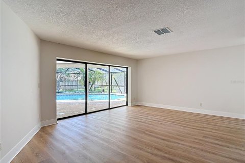 House in Palm Harbor, Florida 4 bedrooms, 271.74 sq.m. № 2273216 - photo 13