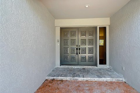 House in Palm Harbor, Florida 4 bedrooms, 271.74 sq.m. № 2273216 - photo 7