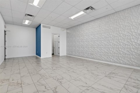 Купить коммерческую недвижимость в Майами, Флорида № 2050025 - фото 30