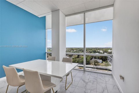 Купить коммерческую недвижимость в Майами, Флорида № 2050025 - фото 22