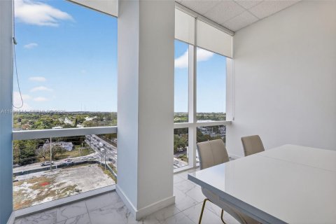 Купить коммерческую недвижимость в Майами, Флорида № 2050025 - фото 19