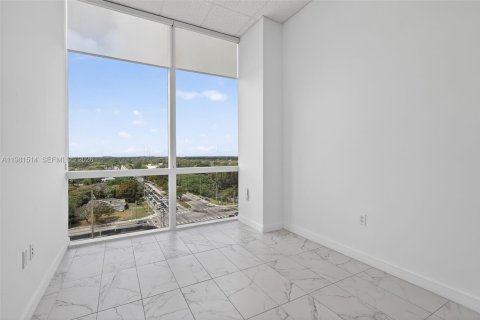 Купить коммерческую недвижимость в Майами, Флорида № 2050025 - фото 29