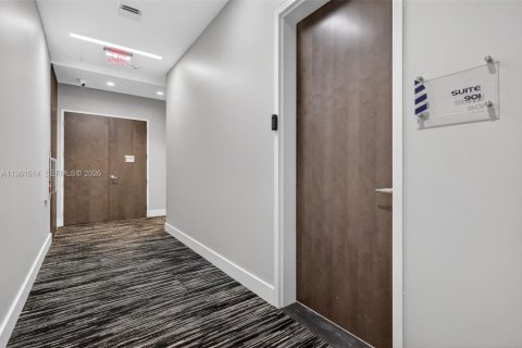 Купить коммерческую недвижимость в Майами, Флорида № 2050025 - фото 9