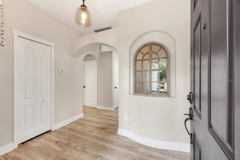 House in Fish Hawk, Florida 3 bedrooms, 111.39 sq.m. № 2216804 - photo 3