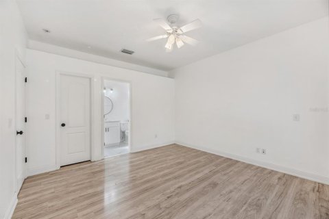 House in Fish Hawk, Florida 3 bedrooms, 111.39 sq.m. № 2216804 - photo 16