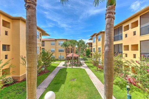 Condominio en alquiler en Tampa, Florida, 2 dormitorios, 107.12 m2 № 1842254 - foto 27