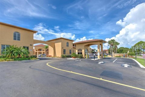 Condominio en alquiler en Tampa, Florida, 2 dormitorios, 107.12 m2 № 1842254 - foto 1