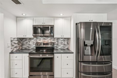 House in Sarasota, Florida 3 bedrooms, 191.19 sq.m. № 1843541 - photo 10