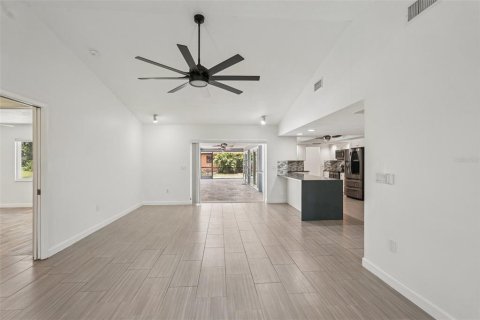 House in Sarasota, Florida 3 bedrooms, 191.19 sq.m. № 1843541 - photo 11