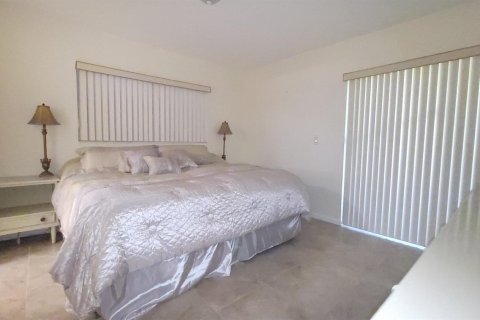 Condo in West Palm Beach, Florida, 1 bedroom  № 2169753 - photo 19