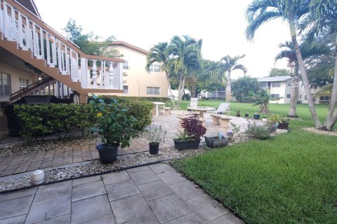 Condo in West Palm Beach, Florida, 1 bedroom  № 2169753 - photo 25