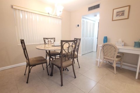 Condo in West Palm Beach, Florida, 1 bedroom  № 2169753 - photo 4