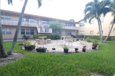Condo in West Palm Beach, Florida, 1 bedroom  № 2169753 - photo 24