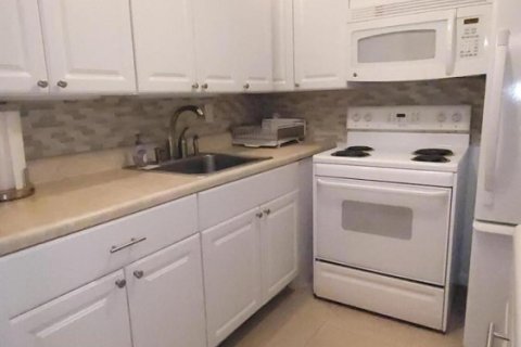 Condo in West Palm Beach, Florida, 1 bedroom  № 2169753 - photo 7