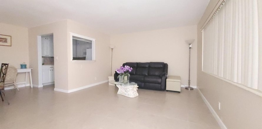 Condo in West Palm Beach, Florida, 1 bedroom  № 2169753
