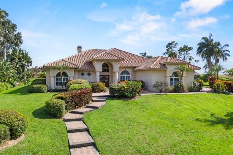 Casa en venta en Winter Haven, Florida, 4 dormitorios, 323.3 m2 № 1913370 - foto 1