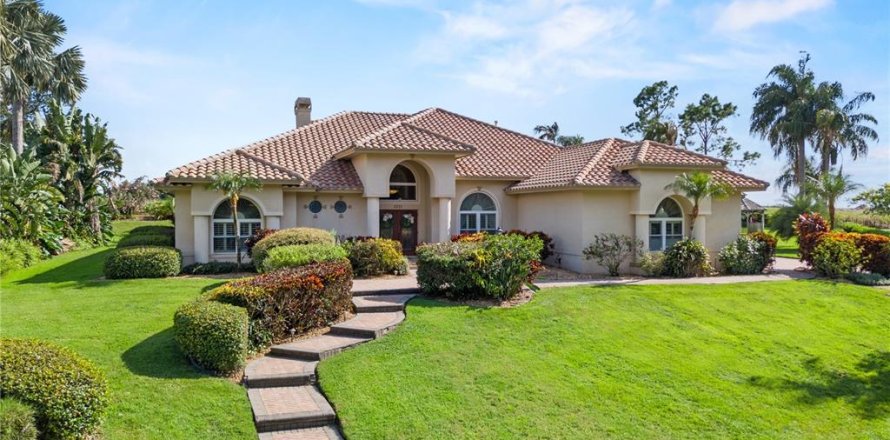 Casa en Winter Haven, Florida 4 dormitorios, 323.3 m2 № 1913370