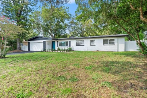 House in Maitland, Florida 4 bedrooms, 215.25 sq.m. № 1916236 - photo 4