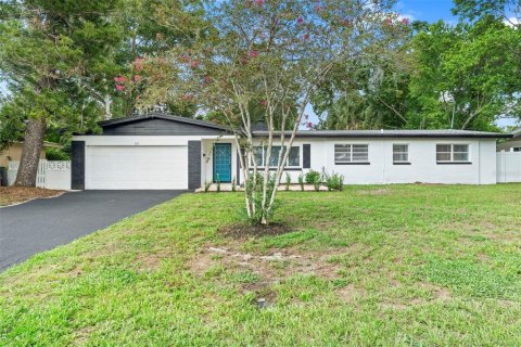 House in Maitland, Florida 4 bedrooms, 215.25 sq.m. № 1916236 - photo 3