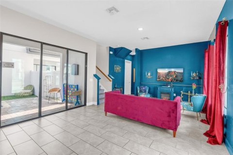 House in Davenport, Florida 4 bedrooms, 204.85 sq.m. № 2378133 - photo 30