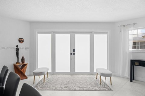 Casa en venta en Pompano Beach, Florida, 3 dormitorios № 1875676 - foto 10