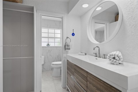 Casa en venta en Pompano Beach, Florida, 3 dormitorios № 1875676 - foto 25