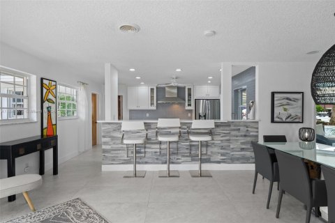 Casa en venta en Pompano Beach, Florida, 3 dormitorios № 1875676 - foto 15