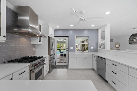 Casa en venta en Pompano Beach, Florida, 3 dormitorios № 1875676 - foto 18