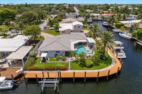 Casa en venta en Pompano Beach, Florida, 3 dormitorios № 1875676 - foto 1