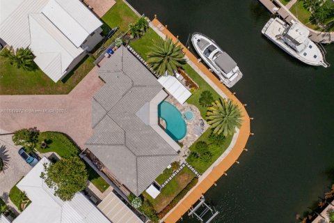 Casa en venta en Pompano Beach, Florida, 3 dormitorios № 1875676 - foto 4