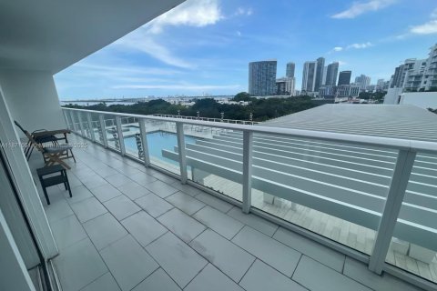 Copropriété à louer à Miami, Floride: 2 chambres, 91.79 m2 № 1895620 - photo 1