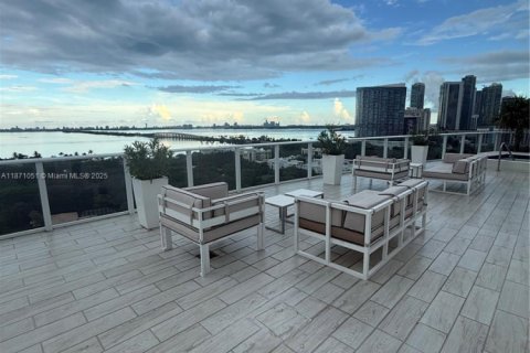Copropriété à louer à Miami, Floride: 2 chambres, 91.79 m2 № 1895620 - photo 6