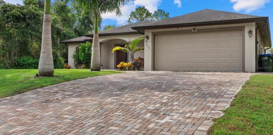 Casa en North Port, Florida 3 dormitorios, 127.65 m2 № 1869809