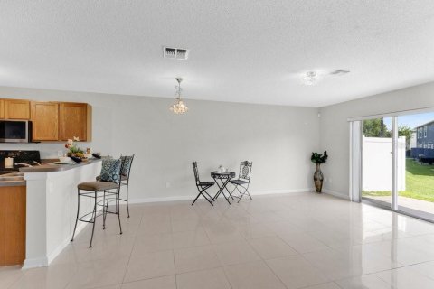 Townhouse in Orlando, Florida 3 bedrooms, 137.77 sq.m. № 2157290 - photo 6