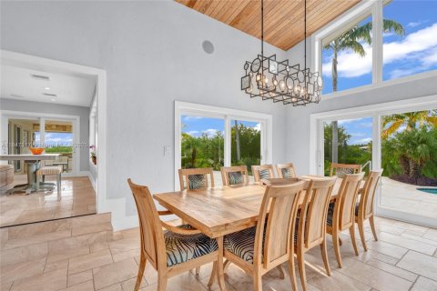 House in Marathon, Florida 5 bedrooms, 536.98 sq.m. № 1845433 - photo 25