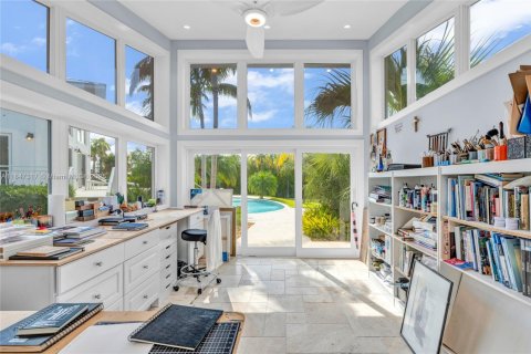 House in Marathon, Florida 5 bedrooms, 536.98 sq.m. № 1845433 - photo 24