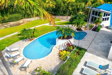 House in Marathon, Florida 5 bedrooms, 536.98 sq.m. № 1845433 - photo 17