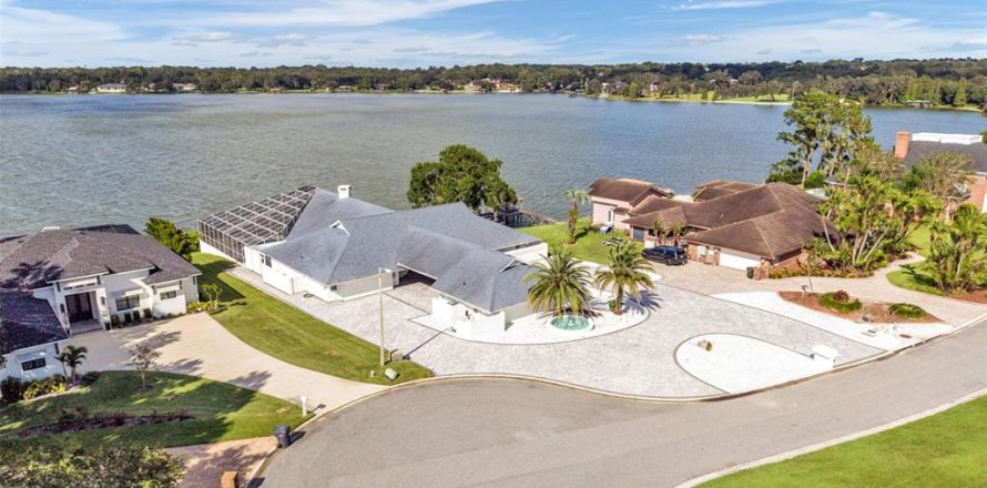 Casa en Lakeland, Florida 4 dormitorios, 414.72 m2 № 2396483