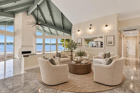 Casa en venta en Lakeland, Florida, 4 dormitorios, 414.72 m2 № 2396483 - foto 15