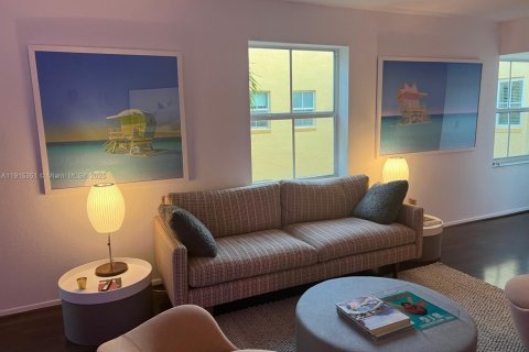 Copropriété à louer à Miami Beach, Floride: 1 chambre, 62.24 m2 № 1970994 - photo 2