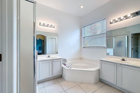 House in Apopka, Florida 4 bedrooms, 199.55 sq.m. № 1826663 - photo 26