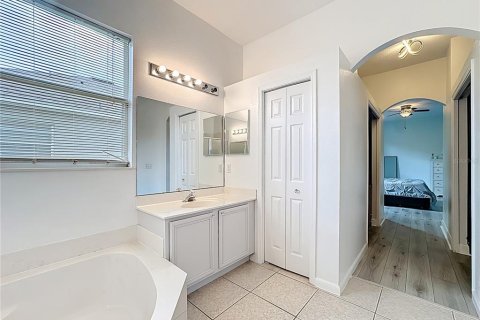 House in Apopka, Florida 4 bedrooms, 199.55 sq.m. № 1826663 - photo 27