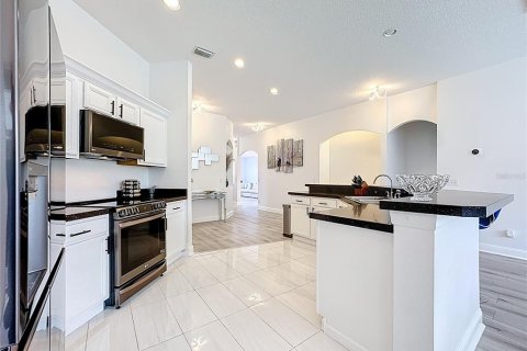 House in Apopka, Florida 4 bedrooms, 199.55 sq.m. № 1826663 - photo 15